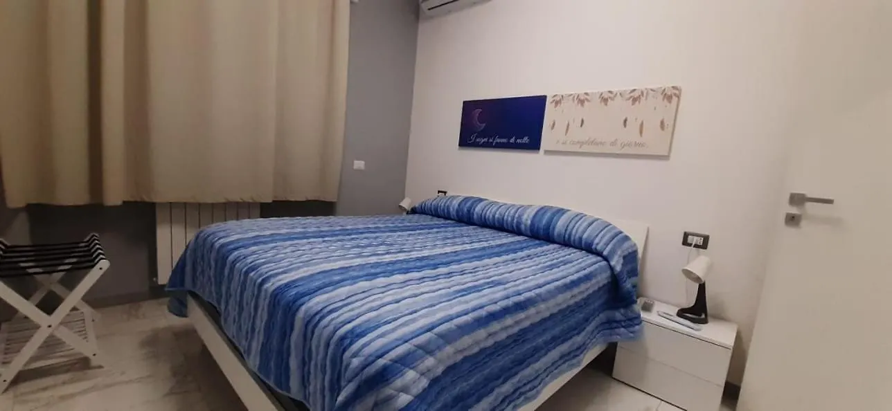 Carelli 9 Apartments 4 Naples 0*,