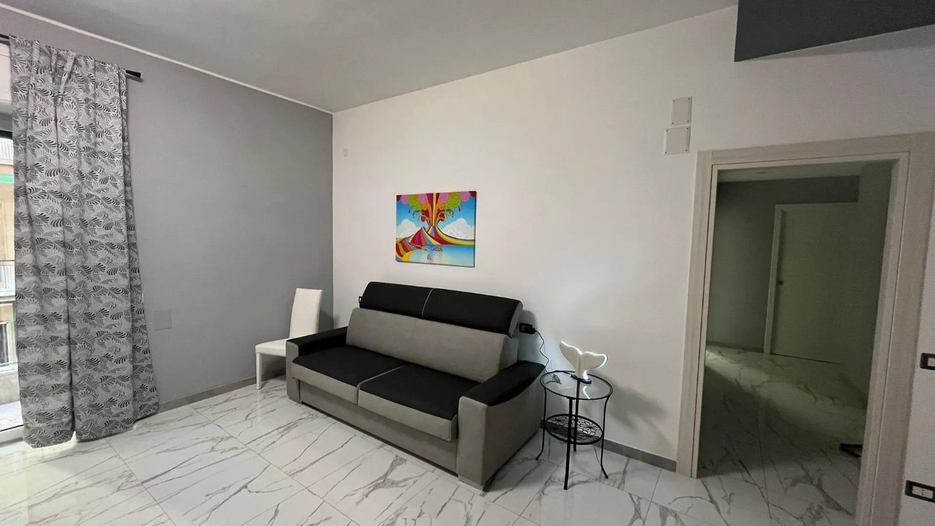 Carelli 9 Apartments 4 Naples Italy